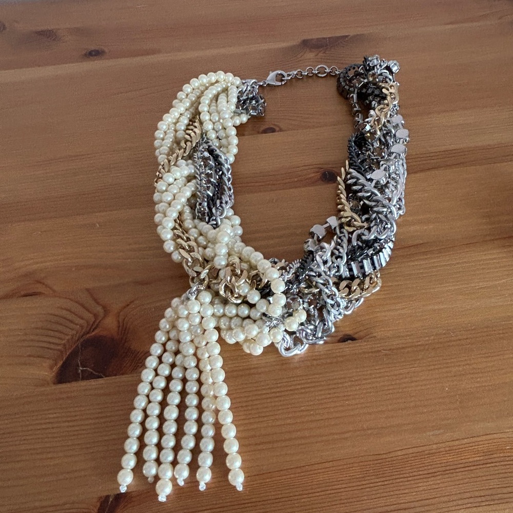 Banana Republic Statement Necklace - Picture 2 of 11